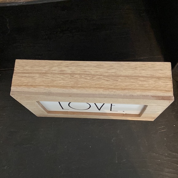 Rae Dunn LOVE Sign - Picture 2 of 2